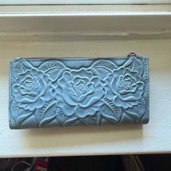 Patricia Nash Nazari Rose Tooled Safflower Wallet - Picture 2 of 4